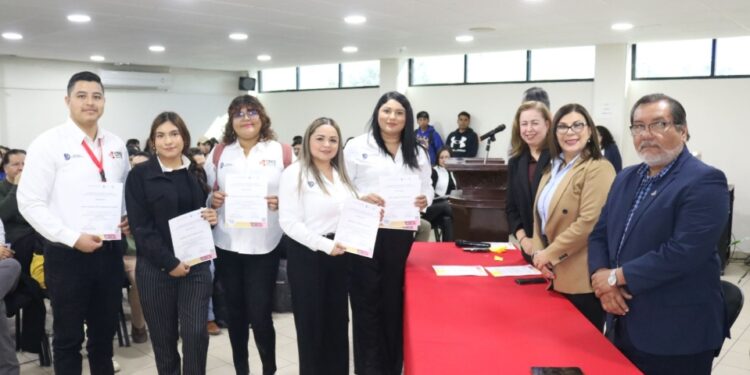 Reconoce Itesca a participantes de Cumbre Nacional de Desarrollo Tecnológico, Investigación e Innovación