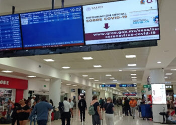 Avión presenta fallas y regresa al Aeropuerto Internacional de Cancún