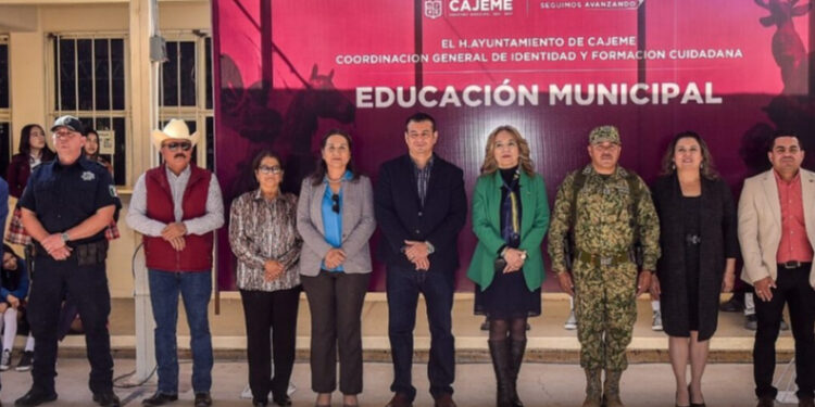 Realiza gobierno de Cajeme ceremonia cívica de incineración y entrega de banderas en el plantel CECYTES Esperanza