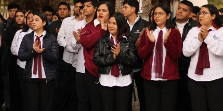 Realiza Gobierno Municipal “Lunes de Honores y Civismo” en la UPN Huatabampo