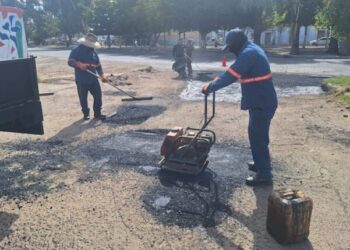 Refuerza Ayuntamiento de Hermosillo reparación de calles con el programa “Un Día en Tu Colonia”