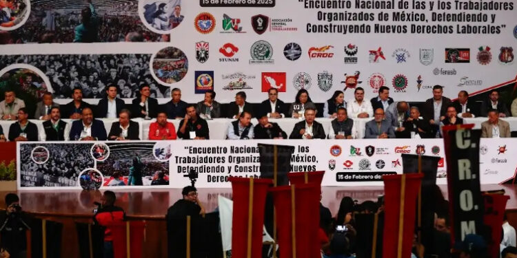 Sindicatos y centrales obreras respaldan a Sheinbaum ante embates de EU