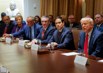 Pospone Trump la entrada en vigor de aranceles a México para el 2 de abril