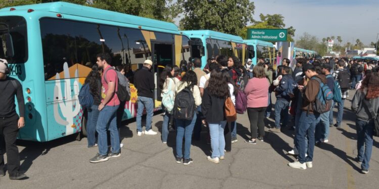 Arranca Toño Astiazarán H Bus gratuito para estudiantes universitarios