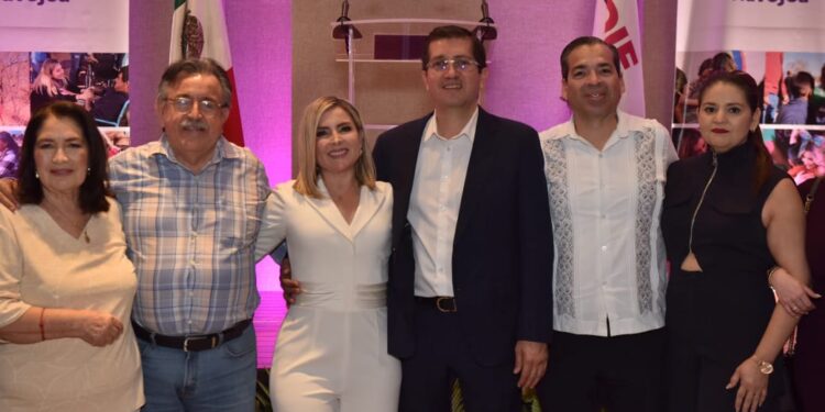 “SERVIR ES LA MISIÓN”: Luz Argel Gaxiola de Elías en informe de actividades del DIF