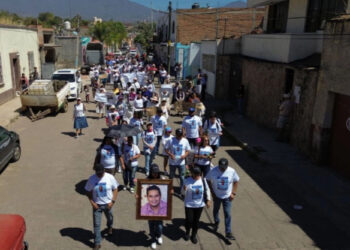 Colectivos marchan en Teuchitlán en repudio a los hallazgos del rancho Izaguirre