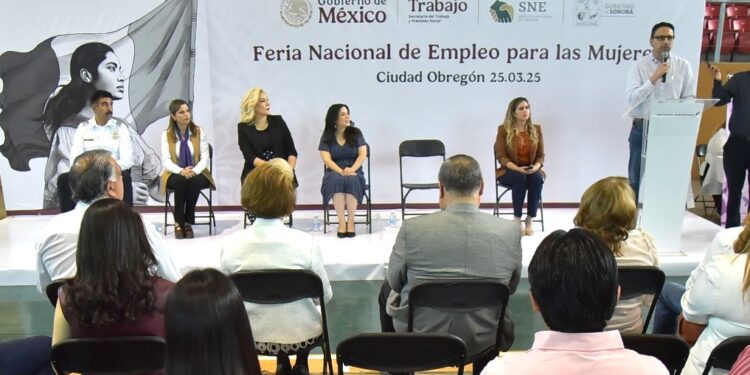 Realizan feria nacional de empleo para las mujeres en Cajeme