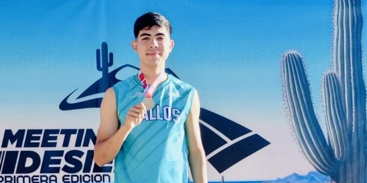 Estudiante de la Universidad Tecnológica de SLRC avanza en atletismo rumbo a Nacionales Conade 2025