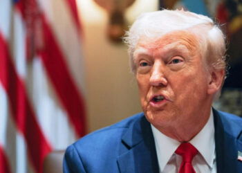 Trump anuncia aranceles de 25% contra países que compren petróleo y gas a Venezuela