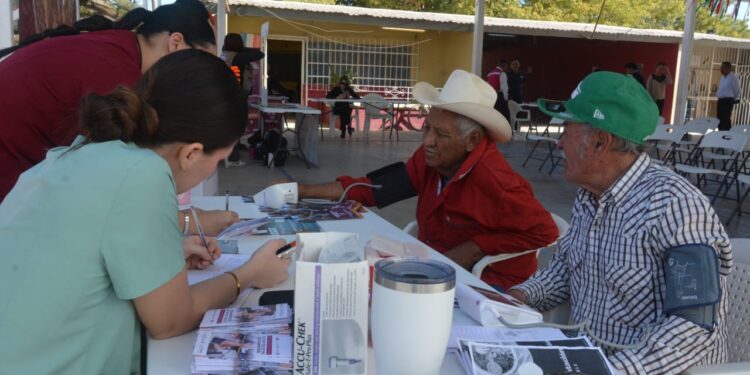 Benefician a Pueblo Mayo con jornada de Salud Comunitaria