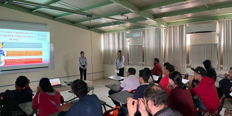 Lleva Instituto de la Juventud pláticas en el marco del Día Internacional de la Mujer