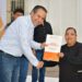 Apoya Toño Astiazarán a familias con títulos de propiedad de sus viviendas