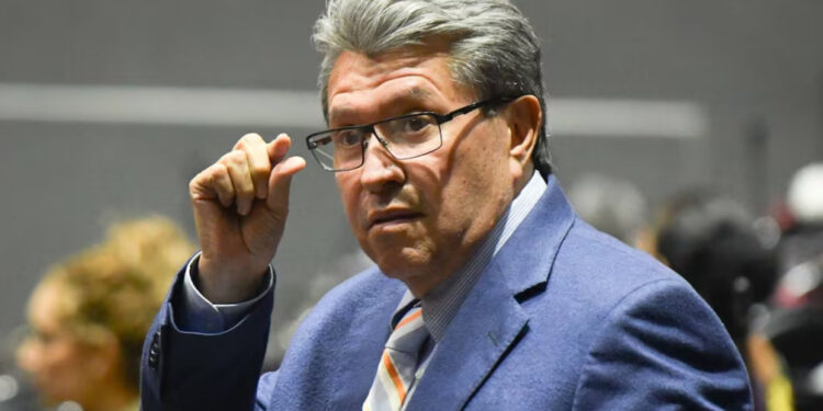 Seguirán reformas a ley del ISSSTE en congeladora; no se perjudicará a maestros: Monreal