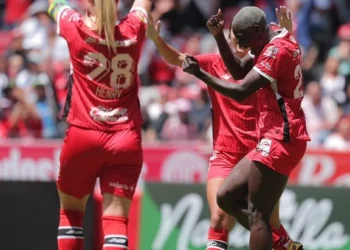 Rayadas dejan escapar triunfo y empatan 2-2 ante Toluca
