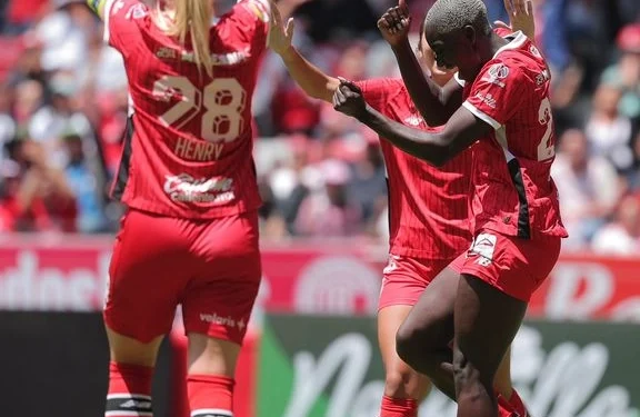 Rayadas dejan escapar triunfo y empatan 2-2 ante Toluca