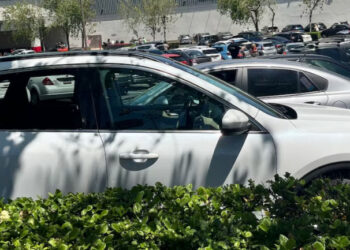 Clientes de Costco Satélite denuncian ola de robos en su estacionamiento