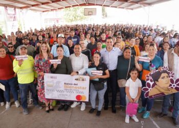 Gobernador Durazo beneficia con beca universal a más de tres mil estudiantes de secundaria