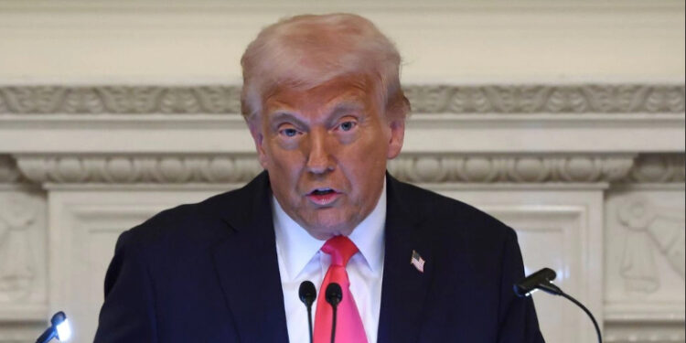Trump amaga a Canadá y UE con recrudecer los aranceles