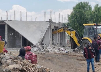 Derriban 100 viviendas edificadas en suelo de conservación de Tláhuac