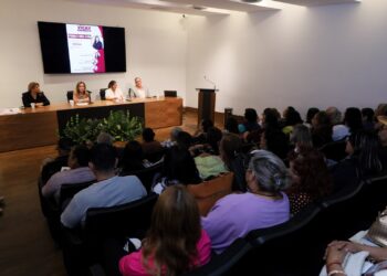 Diputada Vicky Espinoza y Colegio de Notarios buscan generar mayor cultura  de la legalidad en organizaciones  civiles.