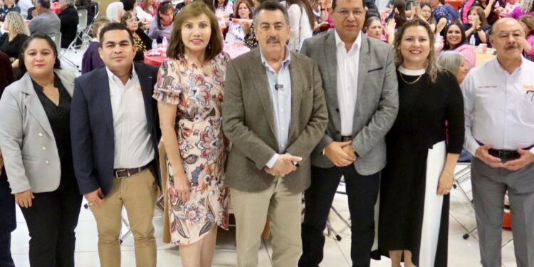 En el marco del día internacional de la mujer reconoce lamarque a maestras de Cajeme por su entrega a la educación