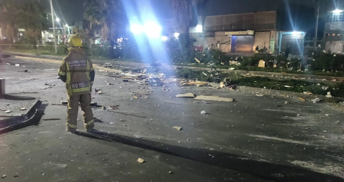 Explosión en Chimalhuacán daña tres locales comerciales y taller mecánico