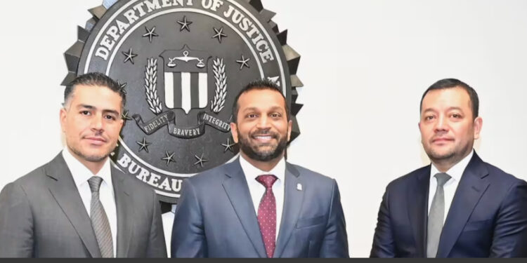 García Harfuch se reúne con el director del FBI