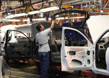 En riesgo, tres décadas de integración, advierten industriales
