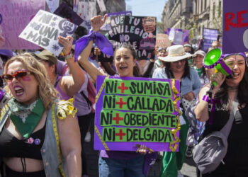 8M: Marchan más de 200 mil mujeres en la CDMX; concluye movilización con saldo blanco
