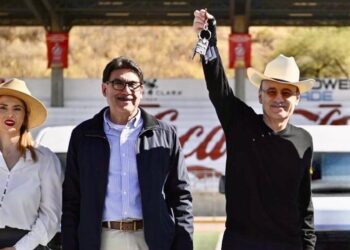 Gobernador Durazo moderniza transporte público de Nogales con nuevas unidades en circulación