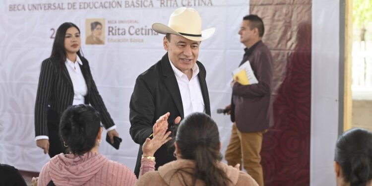Gobernador Durazo entrega a más de 760 estudiantes de secundaria Beca Universal Rita Cetina