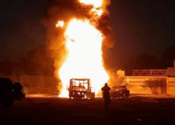 Controlan incendio en toma ilegal de hidrocarburo en Teoloyucan, Edomex