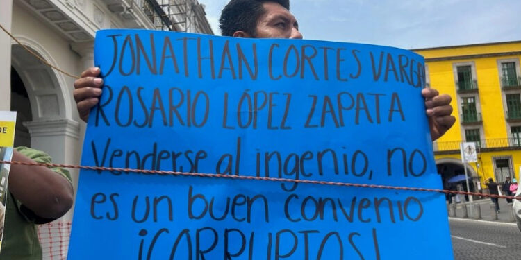 Protestan ex trabajadores de ingenio de Veracruz, piden indemnizaciones