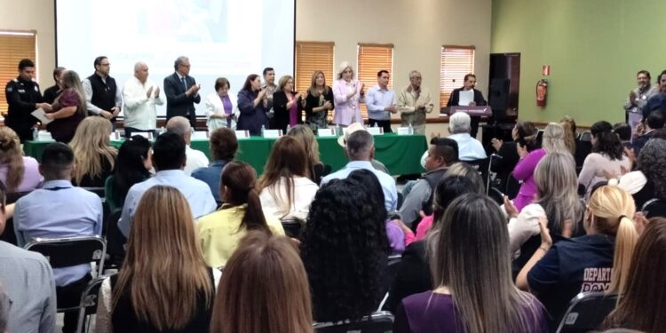 Reconocen por su desempeño a empleados del año y del tercer cuatrimestre 2024