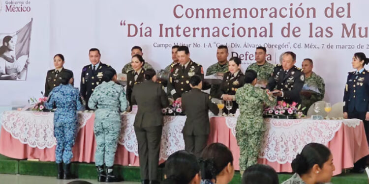 Defensa reconoce labor de mujeres militares en el Día Internacional de la Mujer