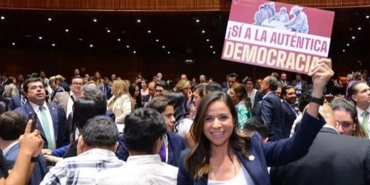 Reforma que prohíbe la reelección consecutiva y el nepotismo electoral fortalecerá la confianza en las instituciones públicas