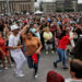 Baile sonidero congrega a miles en el Zócalo capitalino