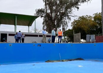 Supervisa Javier Lamarque avances en pavimentación y rehabilitación de alberca olímpica en Cajeme