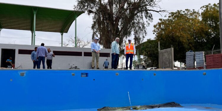 Supervisa Javier Lamarque avances en pavimentación y rehabilitación de alberca olímpica en Cajeme