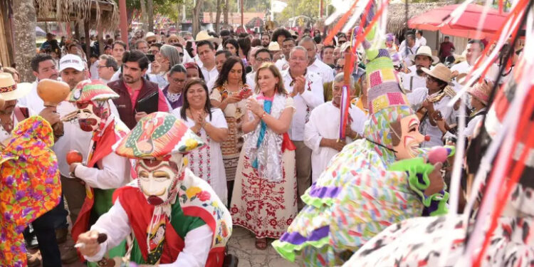 Miles de visitantes llegan a Tajín para celebrar el equinoccio de primavera