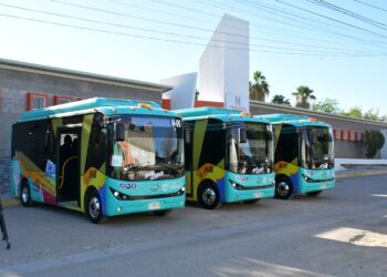 Familias hermosillenses viajan gratis al Parque Madero y El Cárcamo en el transporte eléctrico H Bus