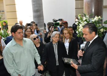 Rinden homenaje póstumo en Palacio Municipal al ex presidente Casimiro Navarro Valenzuela