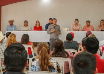 Alcalde ‘Beto’ Vázquez toma protesta a las y los integrantes de los Comités de Desarrollo Social