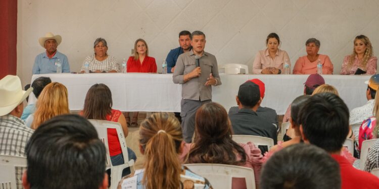 Alcalde ‘Beto’ Vázquez toma protesta a las y los integrantes de los Comités de Desarrollo Social