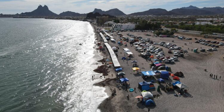 Gran afluencia de visitantes en San Carlos y Miramar durante Semana Santa 2025