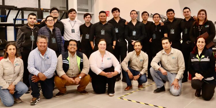 Alumnado de la Universidad Tecnológica de SLRC diseña y construye maquinaria de alta especialización