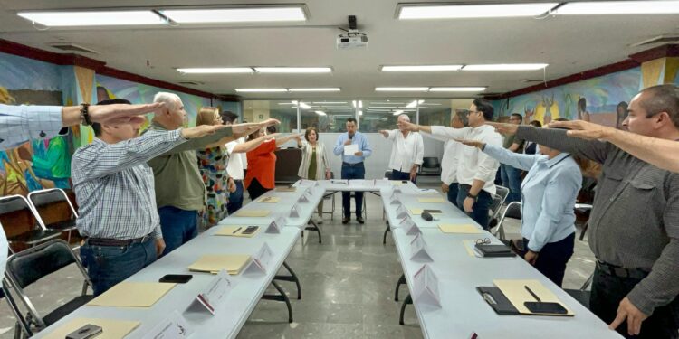 Toma protesta Javier Lamarque al consejo catastral de Cajeme