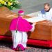 El cardenal Giovanni Battista Re preside la misa fúnebre del papa Francisco