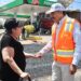 Javier Lamarque supervisa avances en la pavimentación de la calle 300 en Cajeme