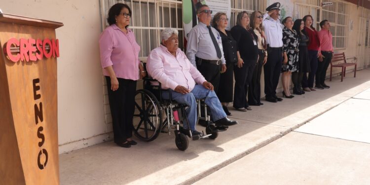 Fomenta Ayuntamiento de Cajeme valores en estudiantes mediante lunes cívico en la escuela normal superior de Obregón